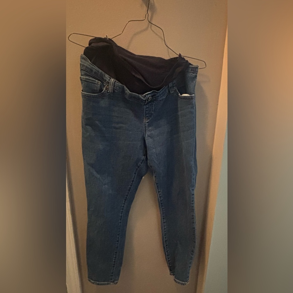 Abercrombie and Fitch Maternity Super Skinny Ankle jeans